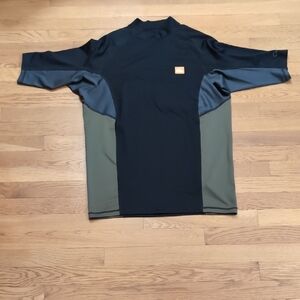 Quiksilver Black and Green Rash Guard with Color-Block Design